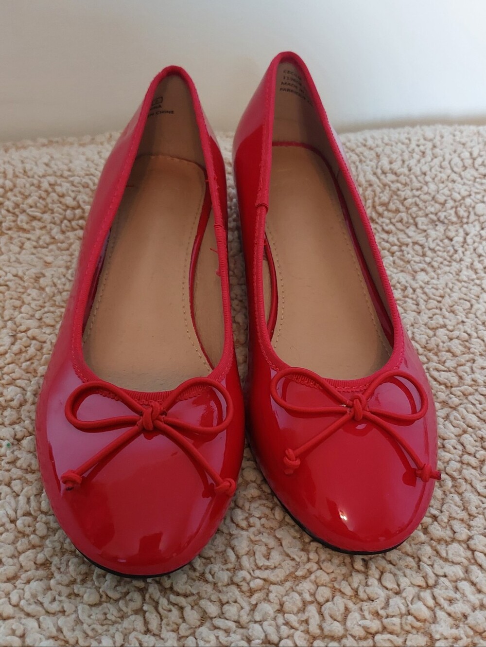 Red Patent Ballet Flats - Women / Soulier Ballerine Rouge Yellow 7US